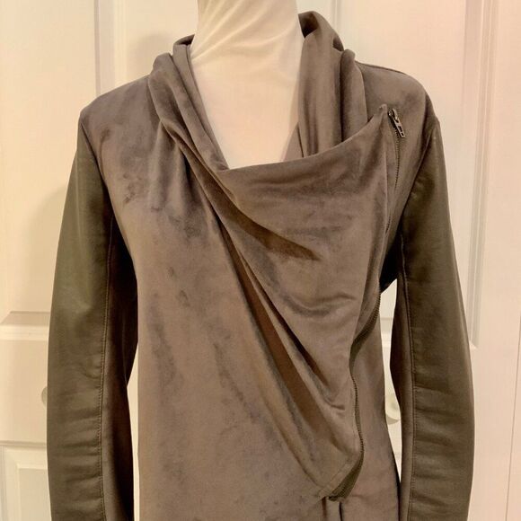 Blank NYC Grey Faux Leather Asymmetrical Zipper Cropped Jacket Medium - Picture 4 of 14